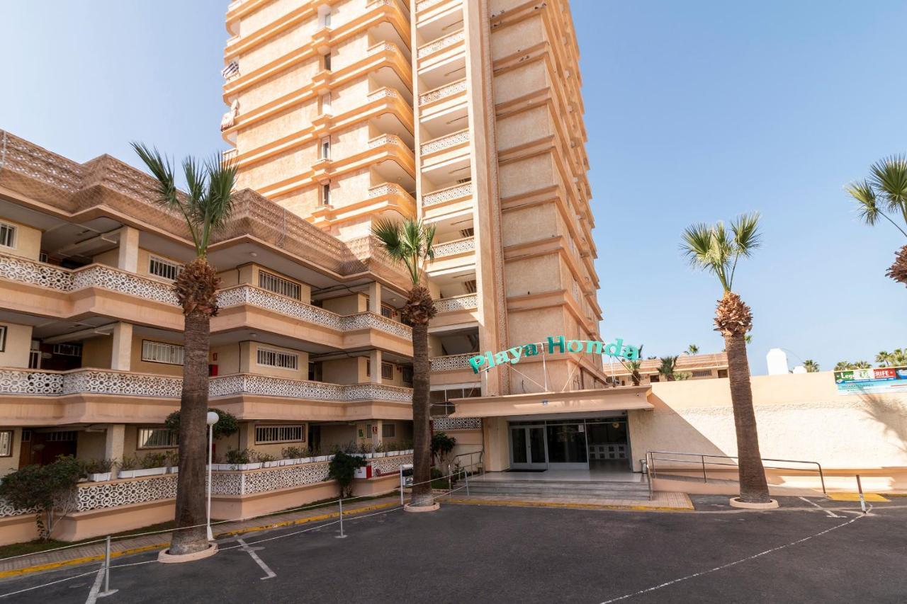 Homeforguest Modern And Recently Renovated Apartment In Arona Arona  Extérieur photo