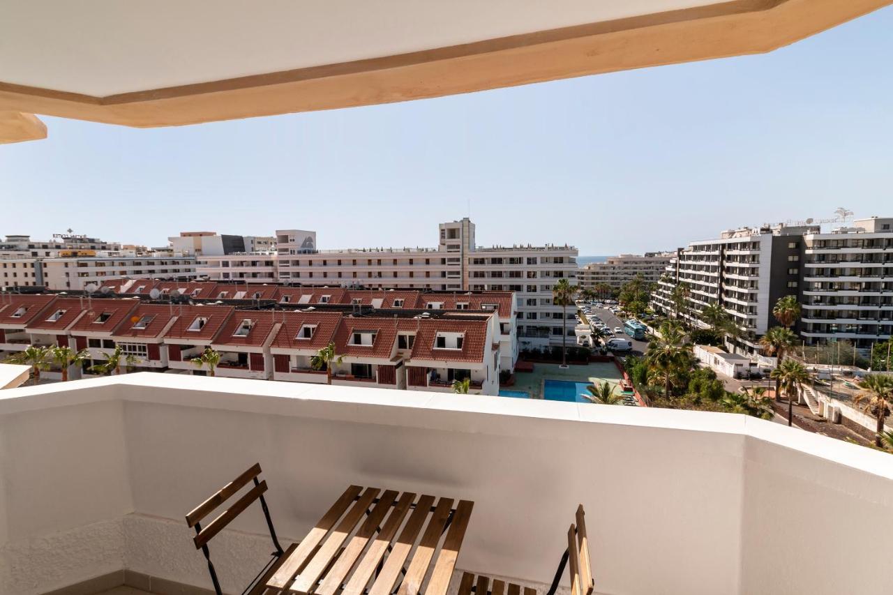 Homeforguest Modern And Recently Renovated Apartment In Arona Arona  Extérieur photo