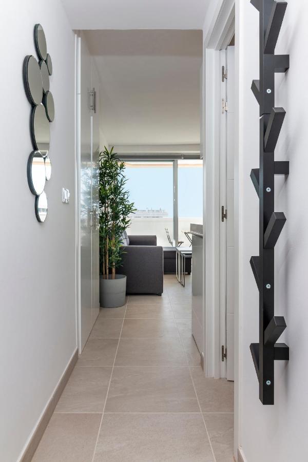 Homeforguest Modern And Recently Renovated Apartment In Arona Arona  Extérieur photo
