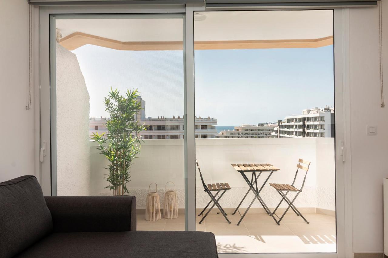 Homeforguest Modern And Recently Renovated Apartment In Arona Arona  Extérieur photo